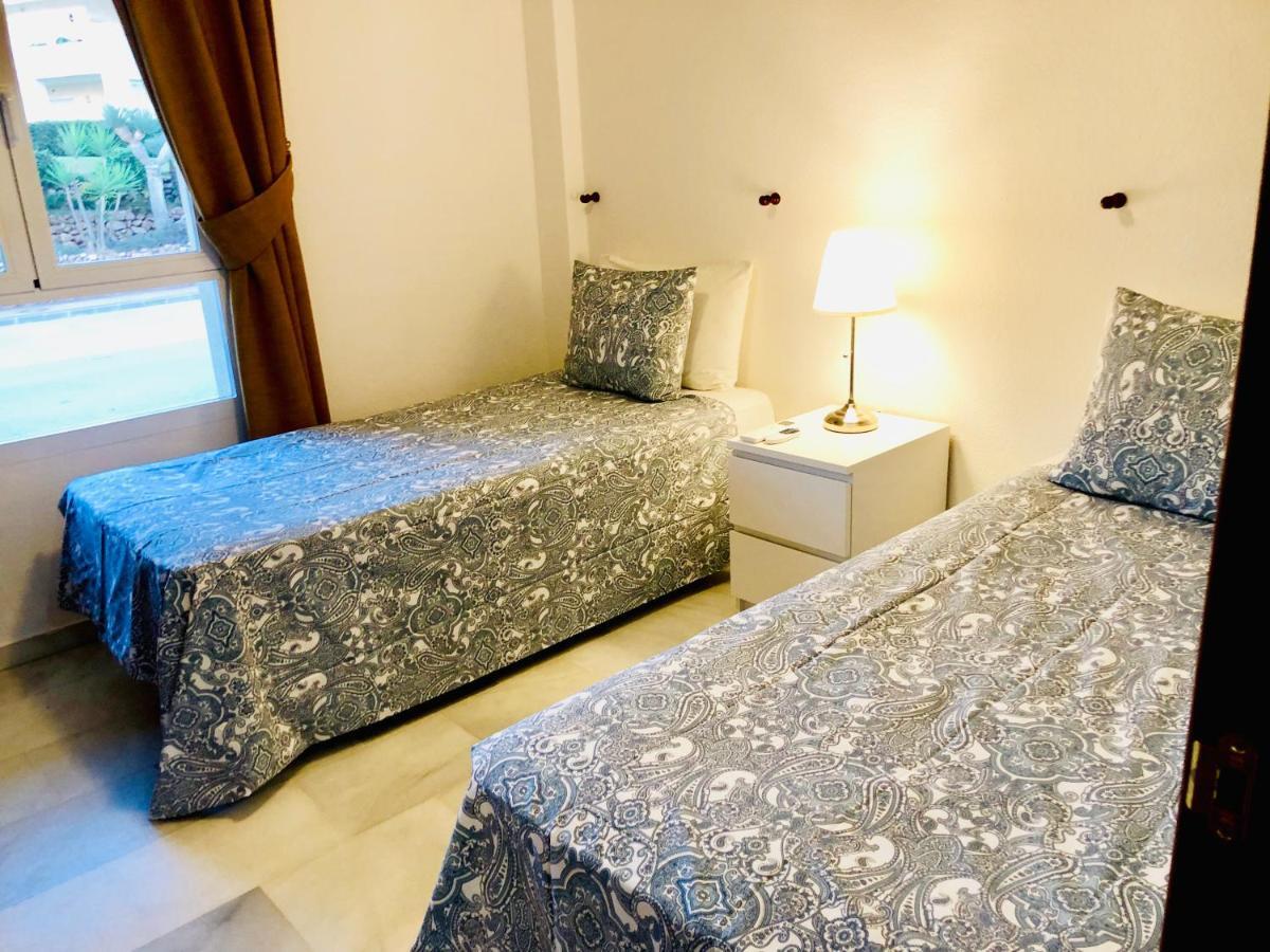 Lovely Sea Views Apartment On La Costa Del Sol El Faro Luaran gambar