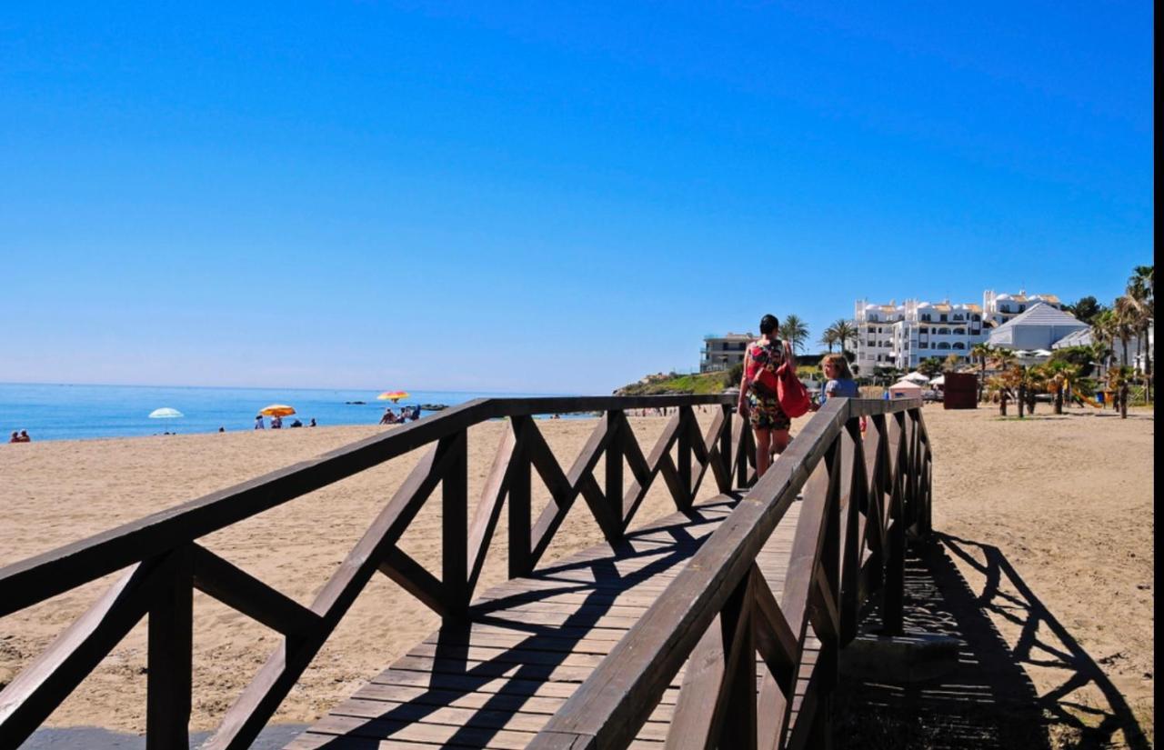 Lovely Sea Views Apartment On La Costa Del Sol El Faro Luaran gambar