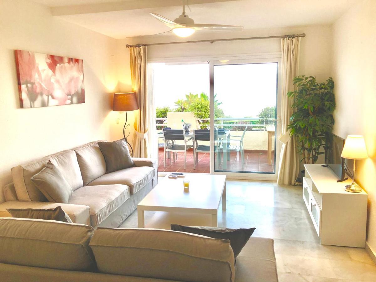 Lovely Sea Views Apartment On La Costa Del Sol El Faro Luaran gambar