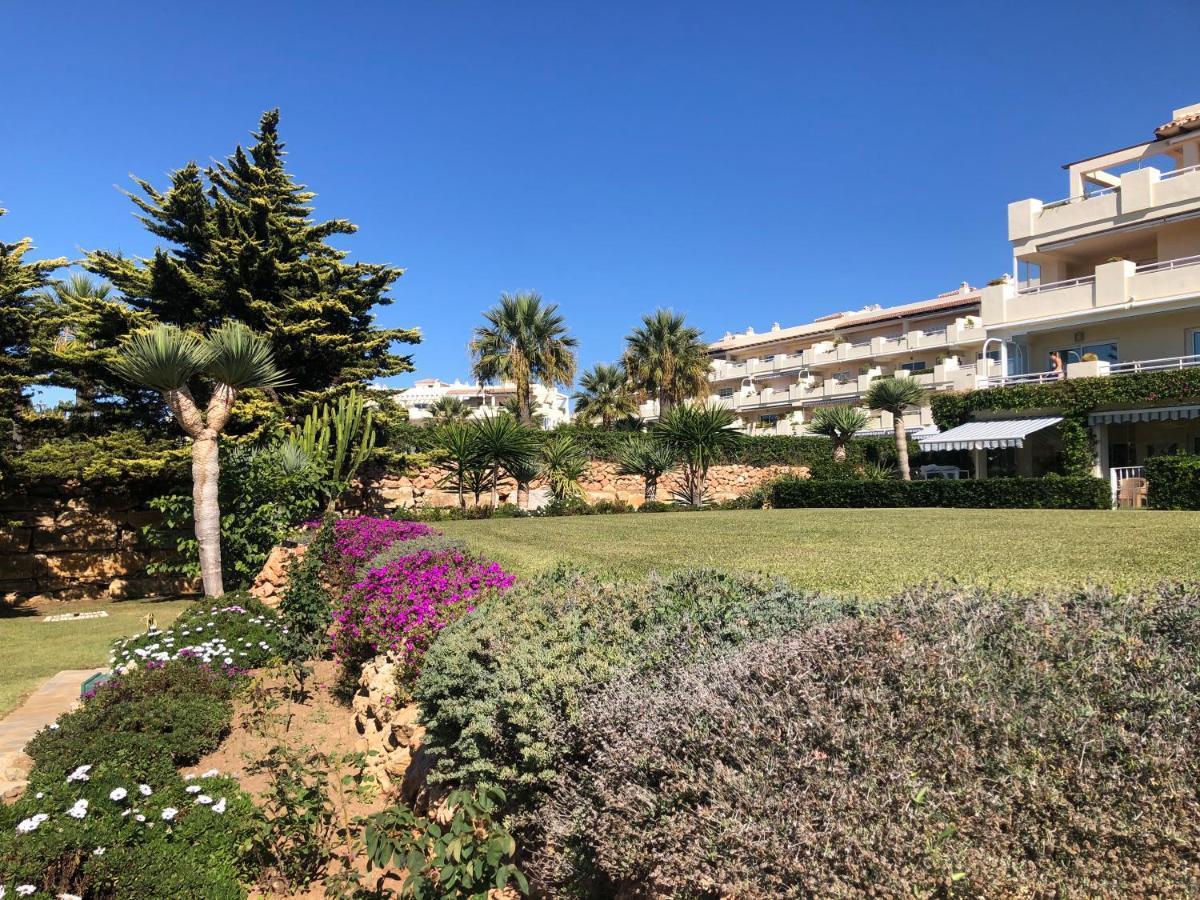 Lovely Sea Views Apartment On La Costa Del Sol El Faro Luaran gambar
