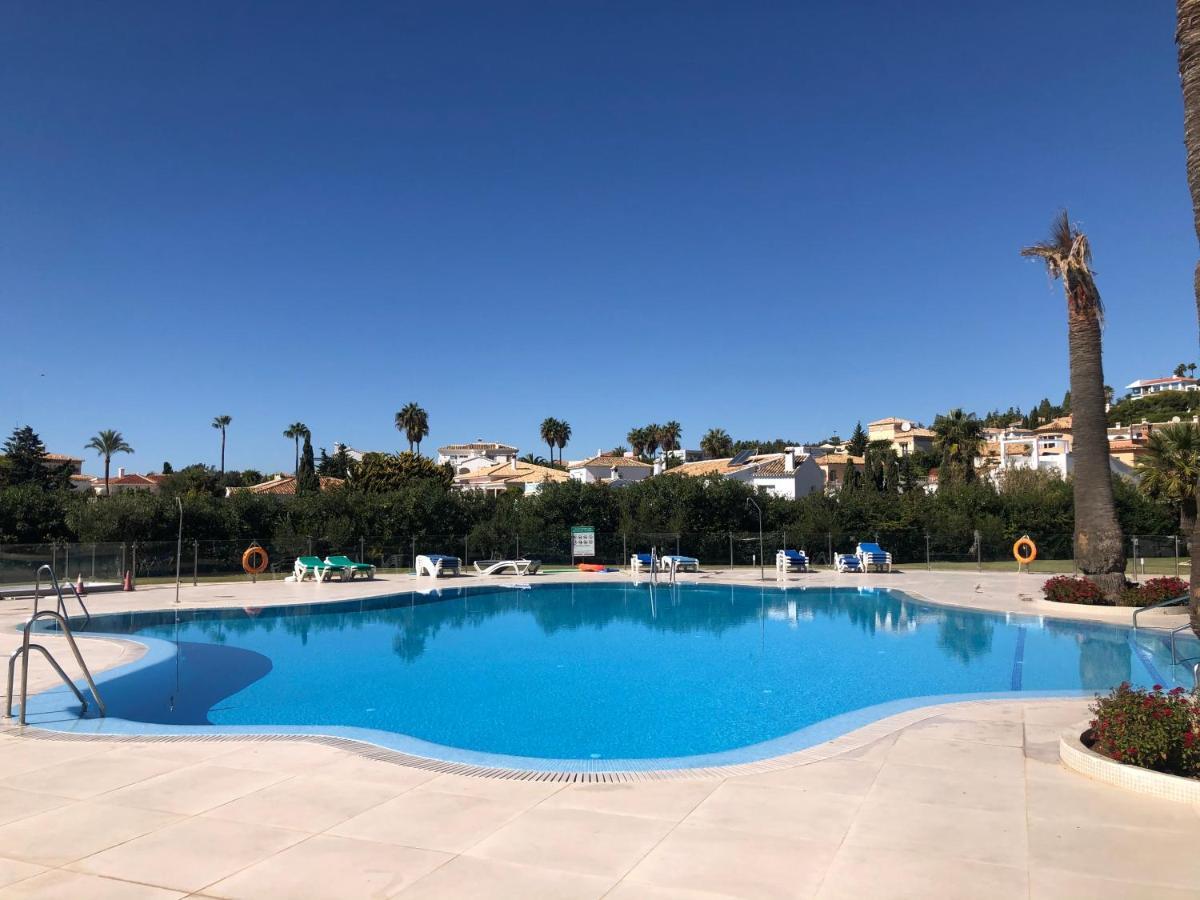 Lovely Sea Views Apartment On La Costa Del Sol El Faro Luaran gambar